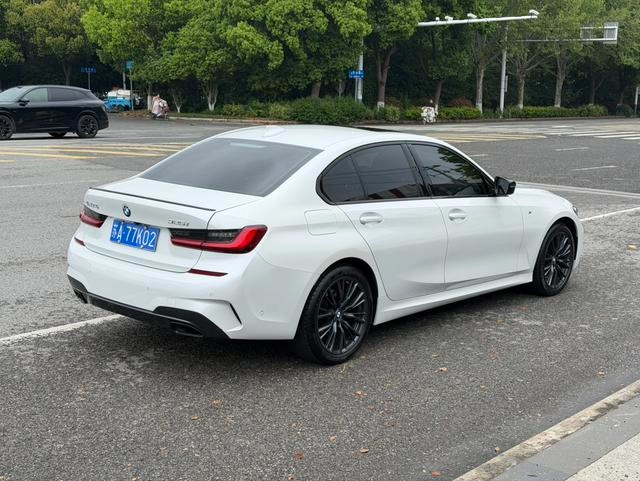 BMW 3 Series 2022 Restyling 325i M Sports Night Suit exterior photo 6