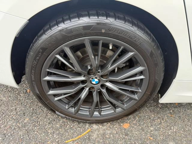 BMW 3 Series 2022 Restyling 325i M Sports Night Suit exterior photo 8