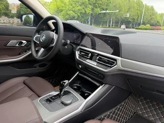 BMW 3 Series 2022 Restyling 325i M Sports Night Suit interior photo 16