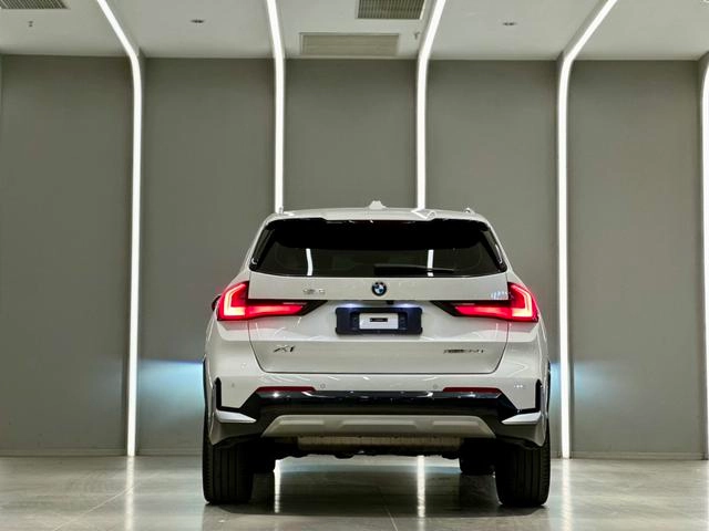 BMW X1 2023 xDrive25Li X Design Suit exterior photo 5