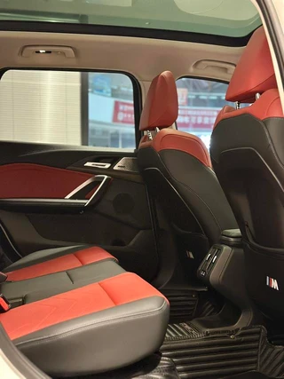 BMW X1 2023 xDrive25Li X Design Suit interior photo 10