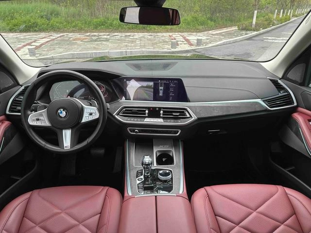 BMW X5 2022 xDrive 30Li M Ensemble de sport extérieur photo 6