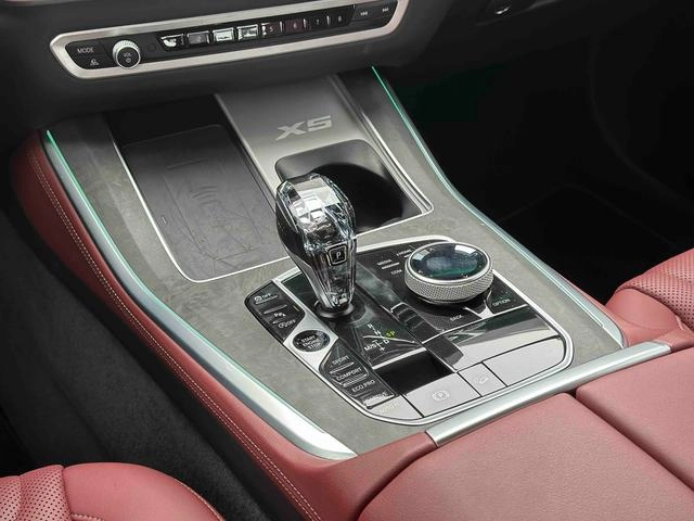 BMW X5 2022 xDrive 30Li M Ensemble de sport extérieur photo 7