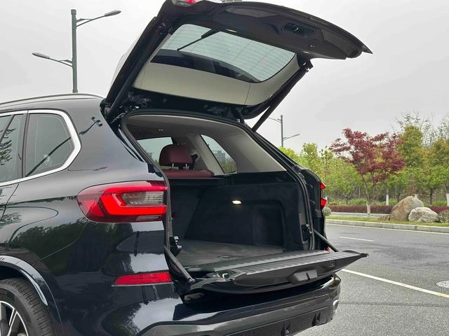 BMW X5 2022 xDrive 30Li M Ensemble de sport intérieur photo 15