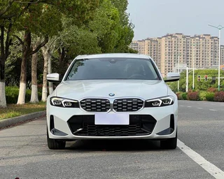 BMW 3 Series 2023 325Li M Sports suit exterior photo 2
