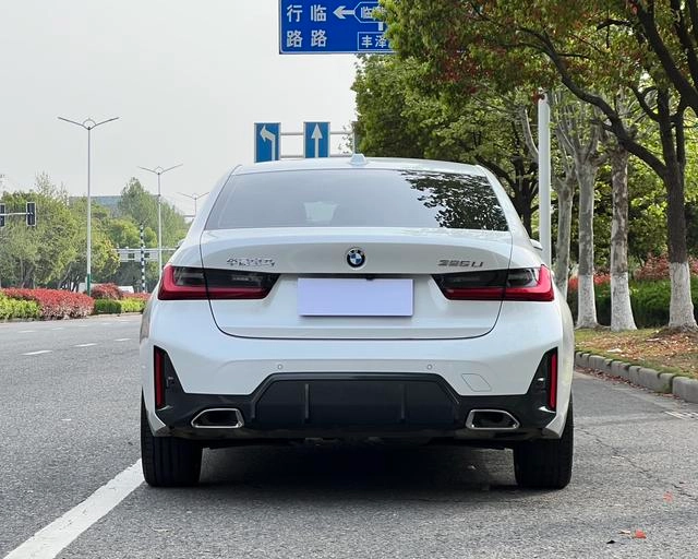 BMW 3 Series 2023 325Li M Sports suit exterior photo 4