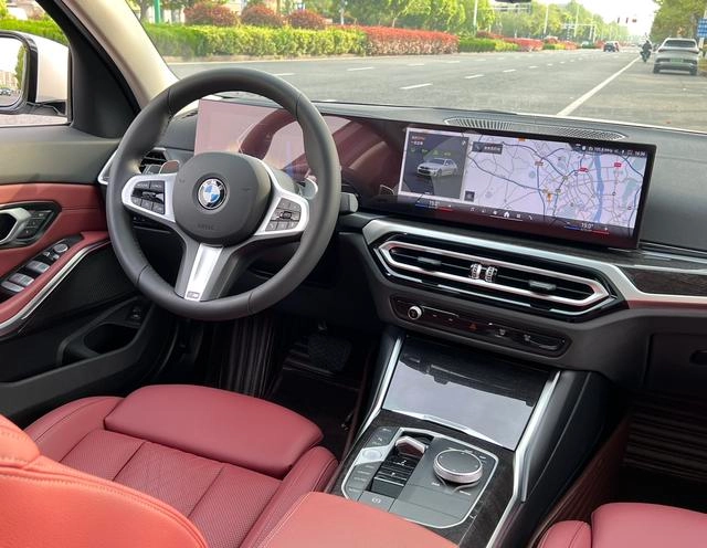 BMW 3 Series 2023 325Li M Sports suit interior photo 10