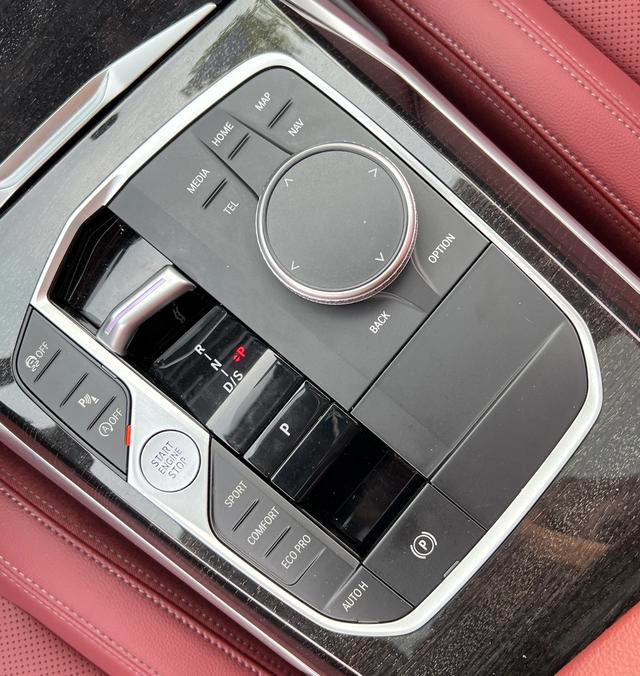 BMW 3 Series 2023 325Li M Sports suit interior photo 14