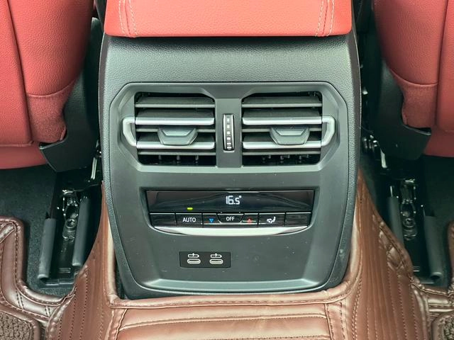 BMW 3 Series 2023 325Li M Sports suit interior photo 15