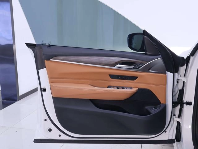 BMW 6 Series GT 2021 Restyling 630i Luxury Design Set interior photo 19