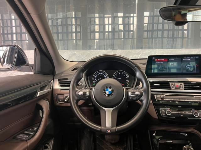 BMW X2 2021 Reforma sDrive25i M Traje todoterreno interior foto 11