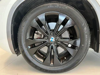 BMW X2 2021 Reforma sDrive25i M Traje todoterreno interior foto 15