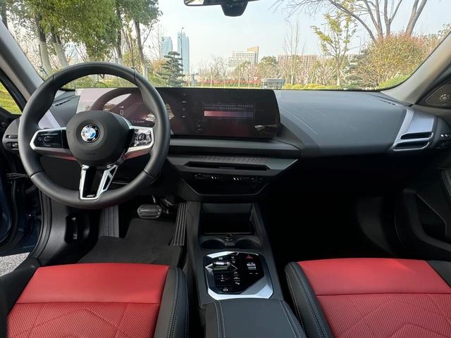 BMW 2 Series 2025 225L M Traje nocturno deportivo Yao exterior foto 4