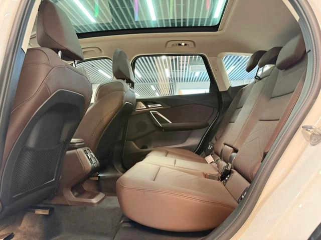 BMW X1 2023 xDrive25Li M Sports suit interior photo 8
