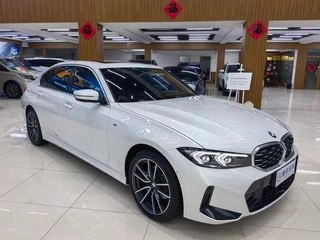 BMW 3 Series 2025 325Li M Ensemble de sport extérieur photo 3 BMW 3 Series 2025 325Li M Ensemble de sport extérieur photo 3