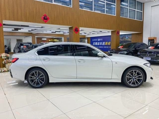 BMW 3 Series 2025 325Li M Ensemble de sport extérieur photo 4 BMW 3 Series 2025 325Li M Ensemble de sport extérieur photo 4