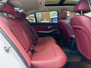 BMW 3 Series 2025 325Li M Ensemble de sport intérieur photo 15 BMW 3 Series 2025 325Li M Ensemble de sport intérieur photo 15