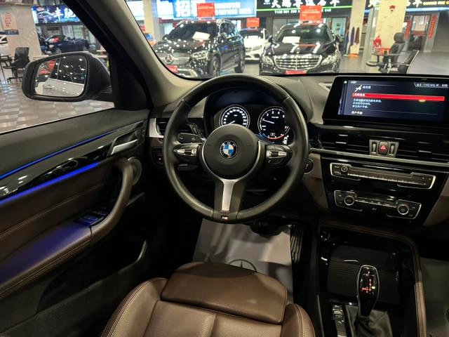 BMW X1 2020 xDrive25Li Premium Class interior photo 11
