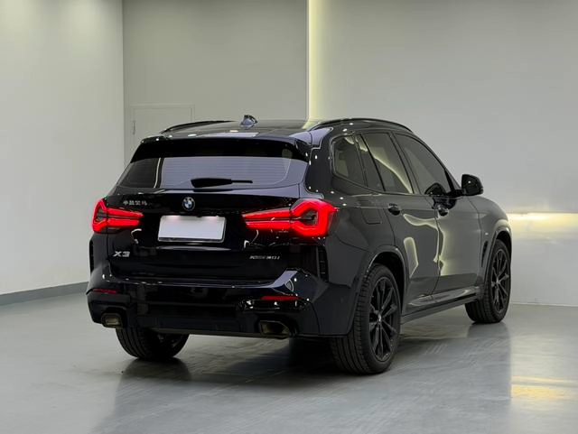 BMW X3 2022 xDrive30i Premium Class M Obsidian Night Suit exterior photo 4