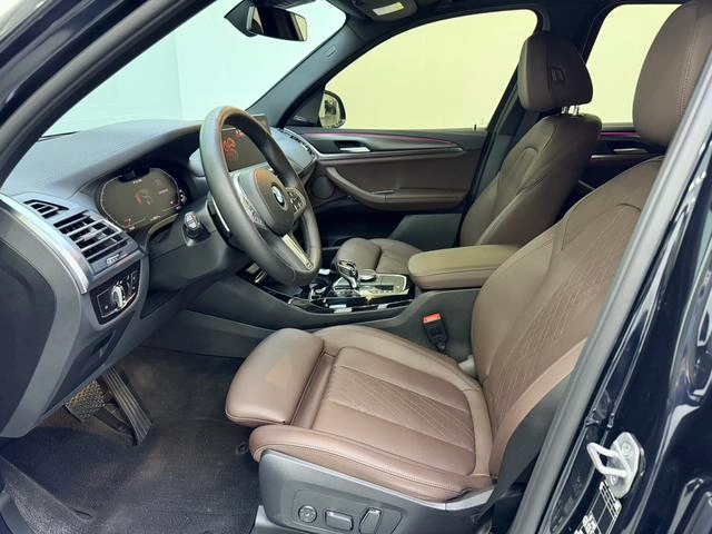 BMW X3 2022 xDrive30i Premium Class M Obsidian Night Suit interior photo 7