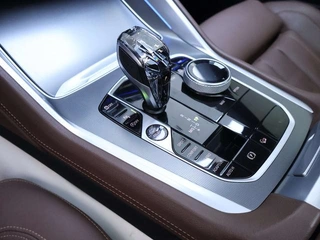 BMW X6 2021 xDrive30i M Sports suit interior photo 13