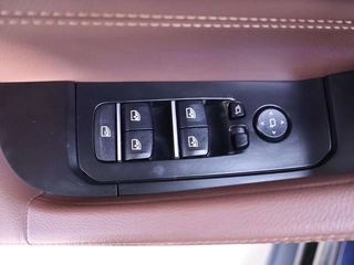 BMW X6 2021 xDrive30i M Sports suit interior photo 18