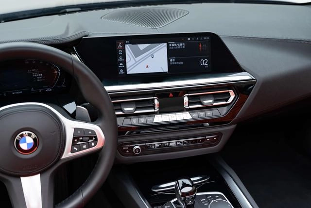 BMW Z4 2023 sDrive 25i M Conjunto deportivo interior foto 8