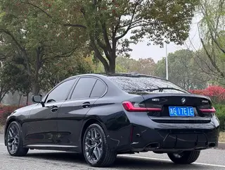 BMW 3 Series 2025 330i M Set de nuit de sport extérieur photo 4