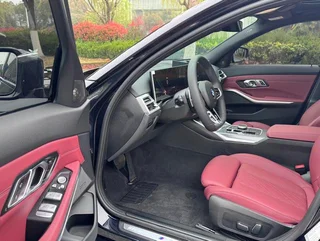 BMW 3 Series 2025 330i M Set de nuit de sport extérieur photo 8