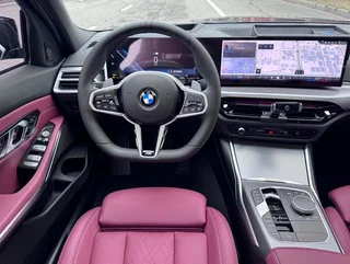 BMW 3 Series 2025 330i M Set de nuit de sport intérieur photo 13