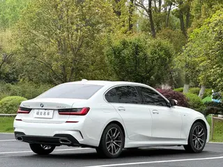BMW 3 Series 2022 325Li M Sports suit interior photo 11
