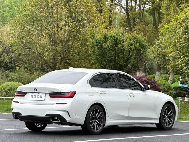 BMW 3 Series 2022 325Li M Sports suit interior photo 11