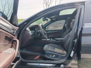 BMW 5 Series 2023 530Li Leading Type M Sports suit exterior photo 4