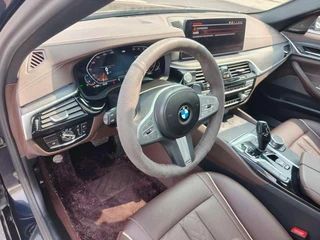 BMW 5 Series 2023 530Li Leading Type M Sports suit exterior photo 5