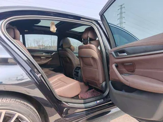 BMW 5 Series 2023 530Li Leading Type M Sports suit exterior photo 7