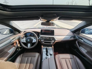 BMW 5 Series 2023 530Li Leading Type M Sports suit interior photo 9