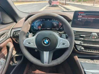 BMW 5 Series 2023 530Li Leading Type M Sports suit interior photo 10