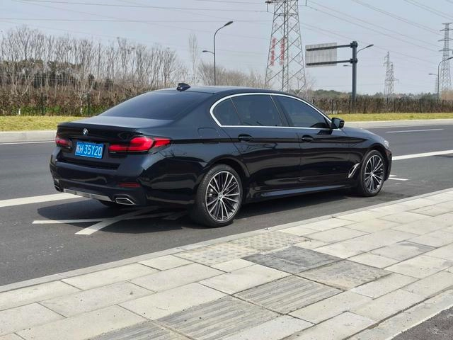 BMW 5 Series 2023 530Li Leading Type M Sports suit interior photo 13