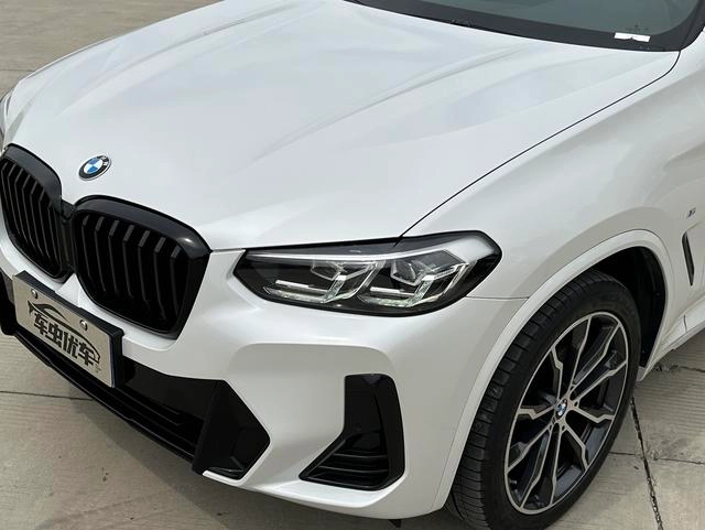 BMW X3 2022 xDrive30i Leading Type M Obsidian Night Suit interior photo 16