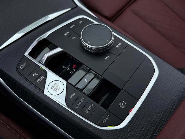 BMW 3 Series 2025 325Li M Conjunto deportivo interior foto 13