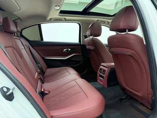 BMW 3 Series 2025 325Li M Conjunto deportivo interior foto 15