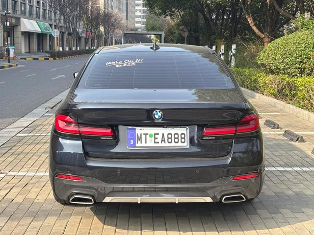 BMW 5 Series 2022 Segundo cambio 525Li M Conjunto deportivo exterior foto 5