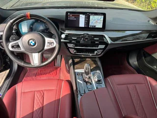 BMW 5 Series 2022 Segundo cambio 525Li M Conjunto deportivo interior foto 10