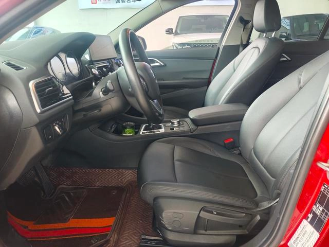 BMW 1 Series 2021 Restyling 120i M Sports version interior photo 7