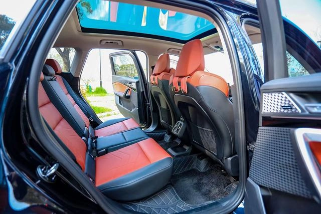 BMW X1 2025 sDrive25Li X Design Suit interior photo 8 BMW X1 2025 sDrive25Li X Design Suit interior photo 8