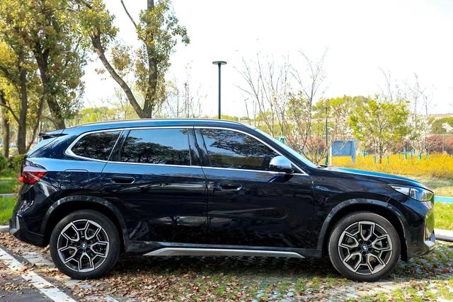 BMW X1 2025 sDrive25Li X Design Suit interior photo 9 BMW X1 2025 sDrive25Li X Design Suit interior photo 9