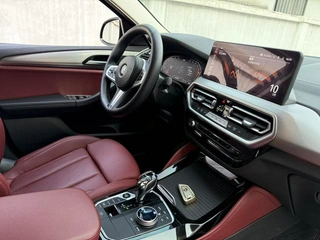 BMW X4 2022 xDrive 25i M Sports suit interior photo 9