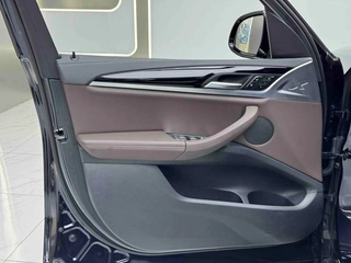 BMW X3 2022 xDrive25i M Sports suit interior photo 12