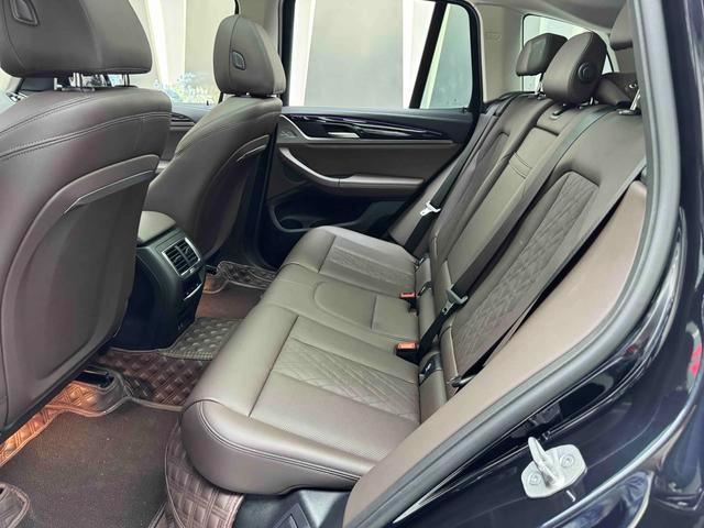 BMW X3 2022 xDrive25i M Sports suit interior photo 14