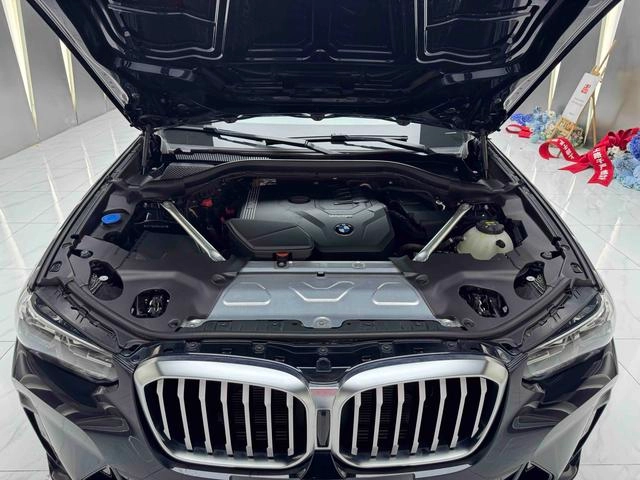 BMW X3 2022 xDrive25i M Sports suit interior photo 17
